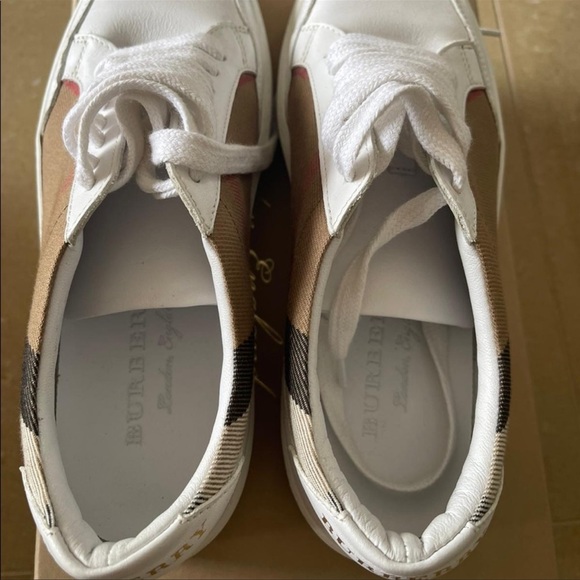 Burberry Sneakers - Picture 3 of 6